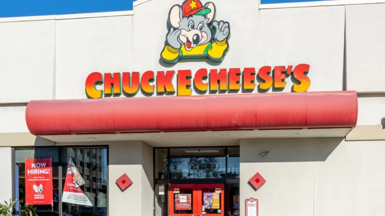 Chuck E Cheese Closing