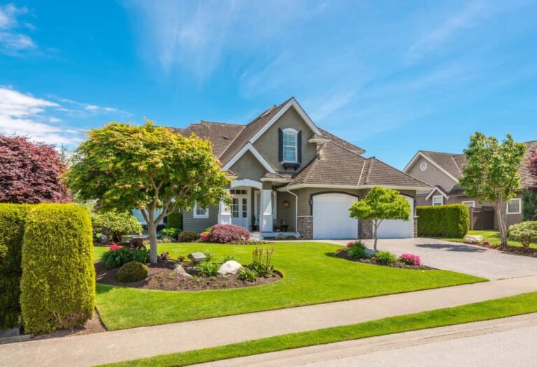 Transform Your Home’s Curb Appeal: Expert Tips from Tucson’s Painting Professionals